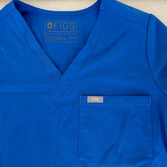 Scrub top - Picture 2 of 2
